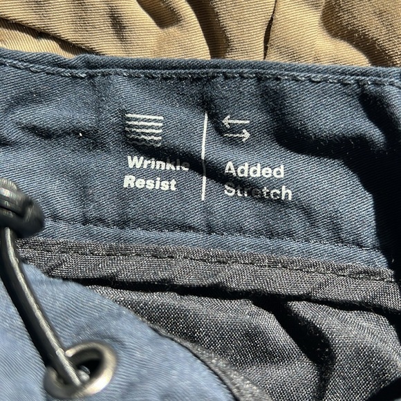 Goodfellow & CO Size 28 Wrinkle Resist & Added Stretch Shorts Bundle New - Picture 9 of 12